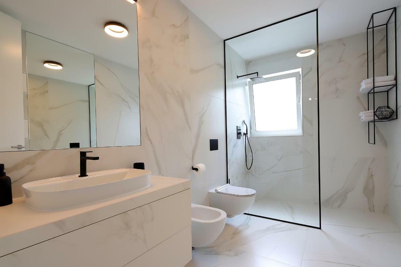 Stylish Apartment 100 M From The Beach Opatija Extérieur photo